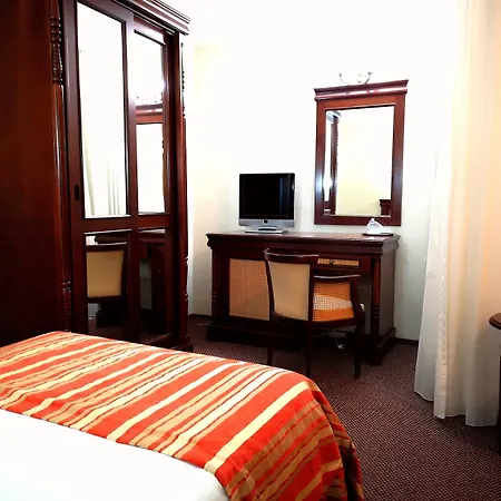 Atrium Ateneu Center 酒店 3*