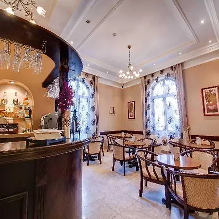 Atrium Ateneu Center Отель Бухарест