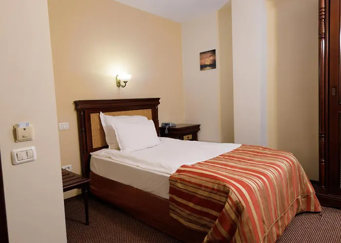 فندق Atrium Ateneu Center 3*