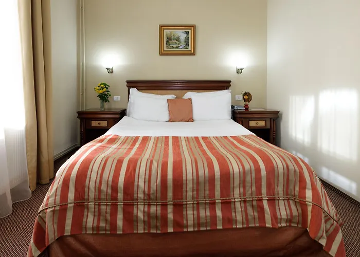 فندق Atrium Ateneu Center 3*