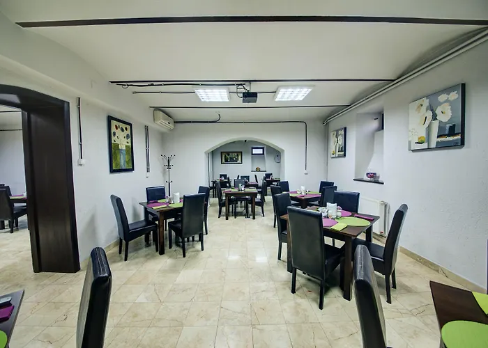 فندق Atrium Ateneu Center 3*