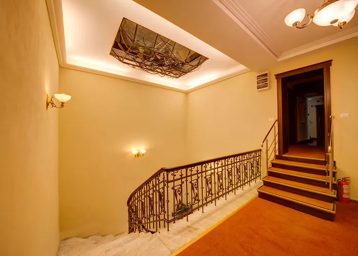 فندق Atrium Ateneu Center